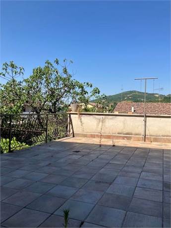 terrazzo appartamento primo piano