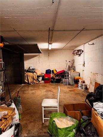 Photo 33
